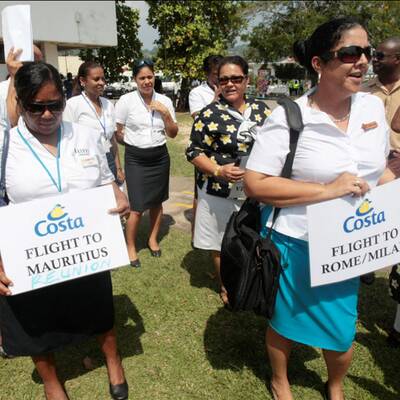 Costa Allegra legt im Hafen von Mahe (Seychellen) an