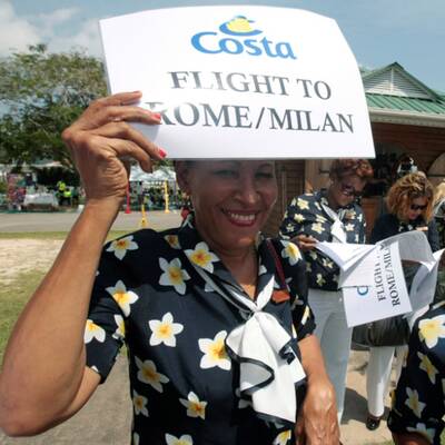 Costa Allegra legt im Hafen von Mahe (Seychellen) an
