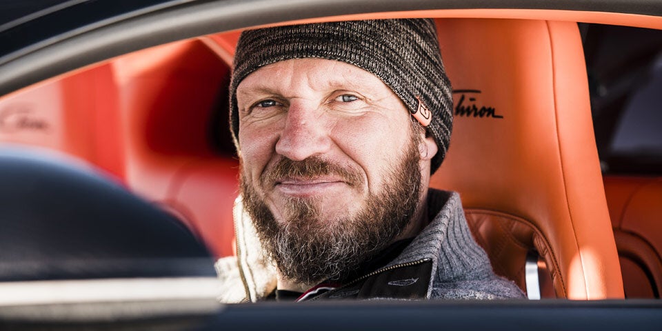 Hermann Maier driftet mit 1.500-PS-Bugatti