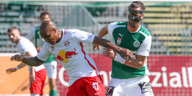 Irre: Major crasht Bullen-Meisterparty