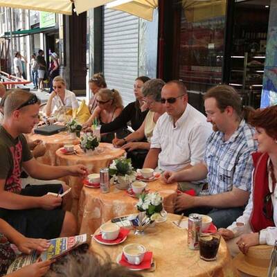 ÖSTERREICH-Leser in Mailand
