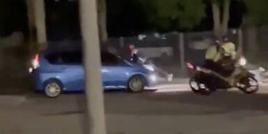 Im Auto erwischt: Polizist will Sex-Pärchen stoppen