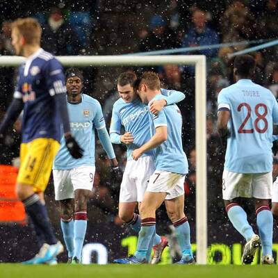 ManCity fertigt Bullen ab