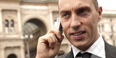 mann telefonier mit handy sujet