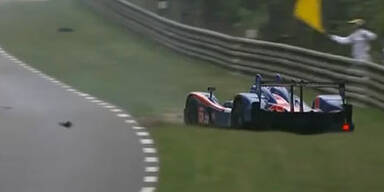 Nigel Mansell nach Crash im Spital