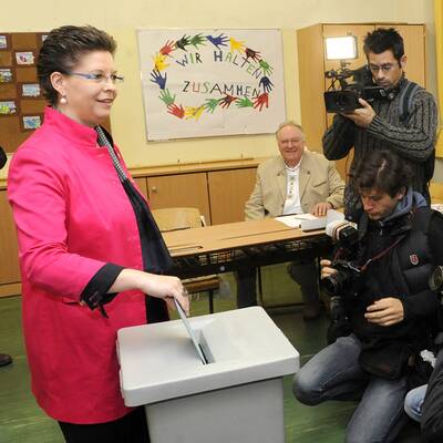 Christine Marek (ÖVP) bei der Stimmabgabe