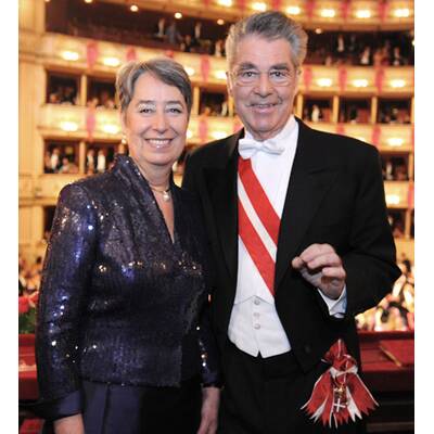 Voten Sie für die schönste Ballrobe