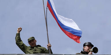 Krim: Russen stürmen Militärbasen
