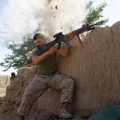 Taliban-Kugel schlägt knapp neben Soldat ein