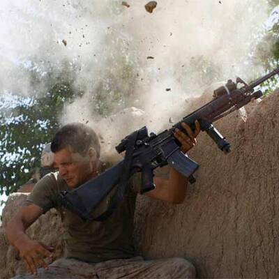 Taliban-Kugel schlägt knapp neben Soldat ein