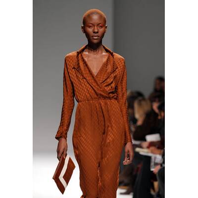 Herbsttrend roter Lidschaten