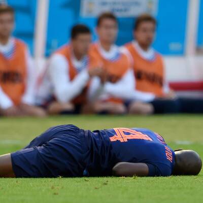 Holländer Martins nach Foul bewusstlos