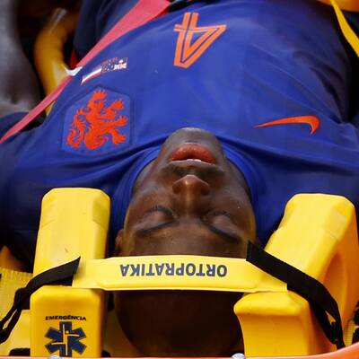 Holländer Martins nach Foul bewusstlos