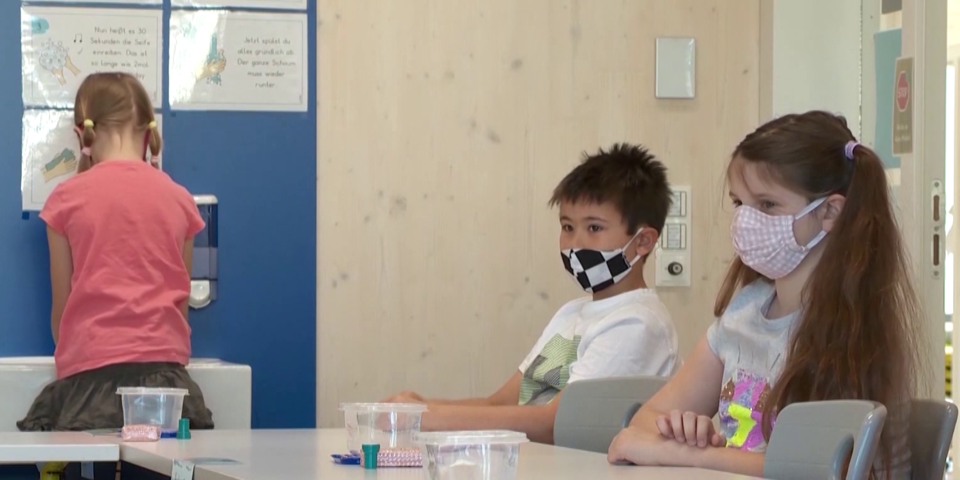 Kinderärzte gegen strenge Regeln für Schulen