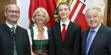 Daniel (16) maturiert mit Auszeichnung