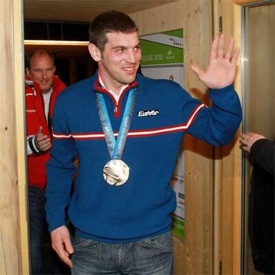 Matt mit Stretch-Limo ins Österreich-Haus