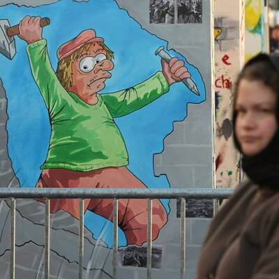 Berlin spielt Mauer-Domino