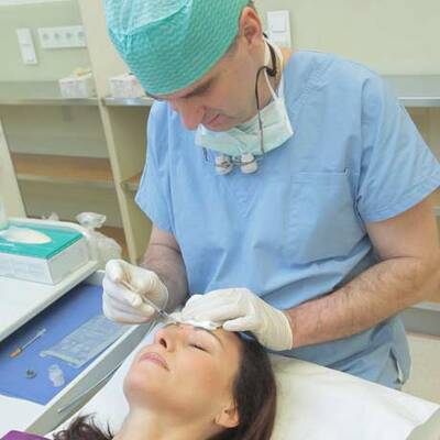 Mausi Lugner beim Beauty-Eingriff