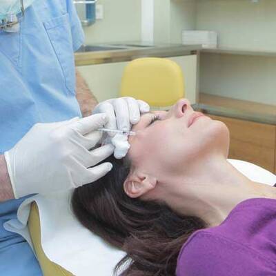 Mausi Lugner beim Beauty-Eingriff