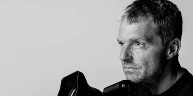 Baumann-Kalender: Nackte Symphonie in Schwarz-Weiß