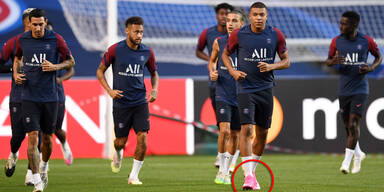 PSG-Star Mbapp&eacute; tr&auml;gt Rib&eacute;ry-Schuhe