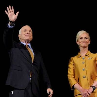 Hier gesteht McCain seine Niederlage ein