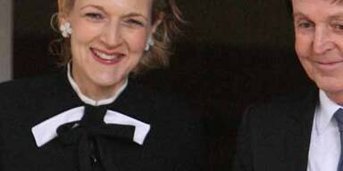 Mills schüttete Wasser über McCartneys Anwältin