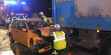 Gemeinderat auf A2 von Lkw überrollt: tot