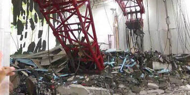 Kran stürzt auf Moschee: 110 Tote