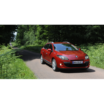 Erste Fahreindrücke vom neuen Kompaktkombi