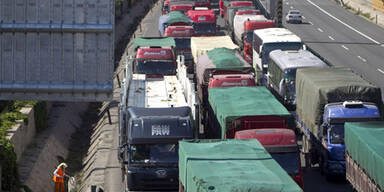 Monsterstau mit 120km Länge in China