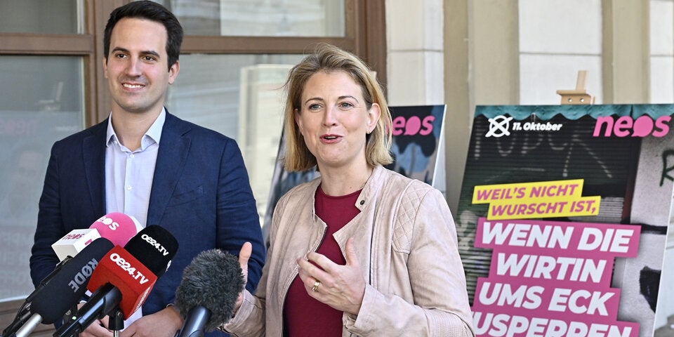 NEOS-Chefin Beate Meinl-Reisinger mit Christoph Wiederkehr