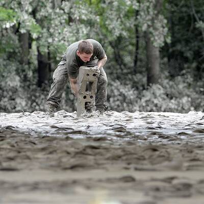 Aufräumen nach dem Hochwasser