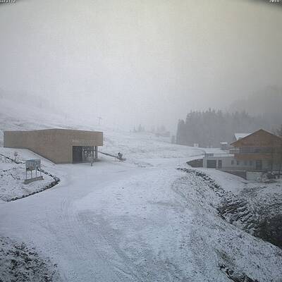 Schnee nur auf den Bergen im Gasteinertal, Salzburg