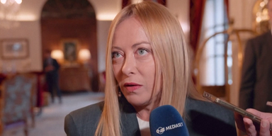 Vorbild Trump: Meloni postet Foto mit Kappe