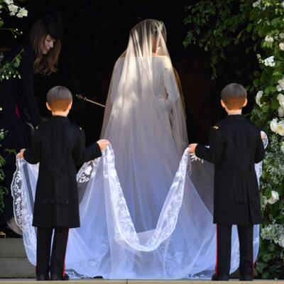 Meghan & Harry im Jaguar