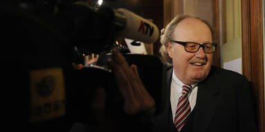 Graf Ali macht Ausschuss zur Farce