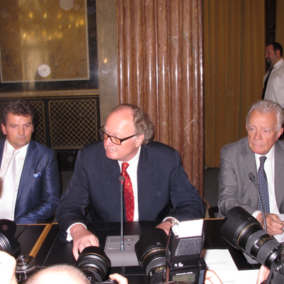  Alfons Mensdorff-Pouilly entschlägt sich bei fast allen Fragen.