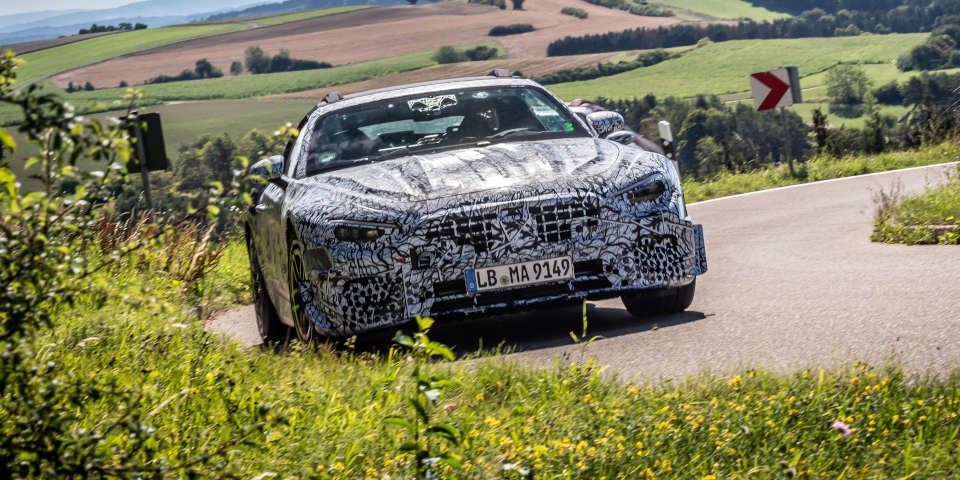 Völlig neuer Mercedes SL als Erlkönig unterwegs