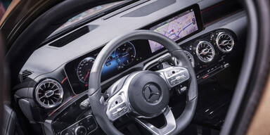 Mercedes zeigt neue A-Klasse Limousine