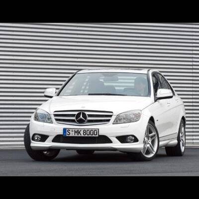 Sportler im Nadelstreifanzug