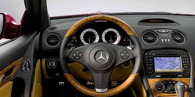 Erste Bilder des Mercedes SL Cabrio