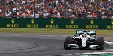 Hamilton holt Heimsieg - Mega-Wirbel um Vettel