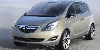 Der Meriva steht auch auf der IAA - inklusive hintenangeschlagener Türen wie bei Rolls Royce. So wird der Einstieg oder das Befestigen eines Kindersitzes erleichtert