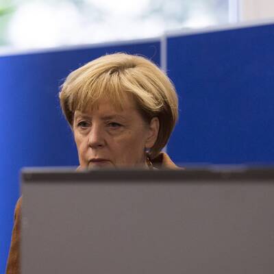  Die Kanzlerin wählte mit ihrem Mann Joachim Sauer in Berlin-Mitte.