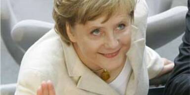 Merkel nimmt die Dekolleté-Debatte gelassen