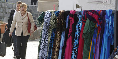 Merkel total abgekämpft im Italien-Urlaub