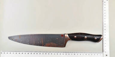 Mit diesen Messern ging ER auf Polizei los