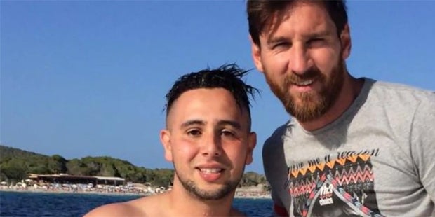 Fan schwimmt einen Kilometer zu Messi-Yacht