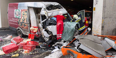 Schwerer Crash im Metz-Tunnel